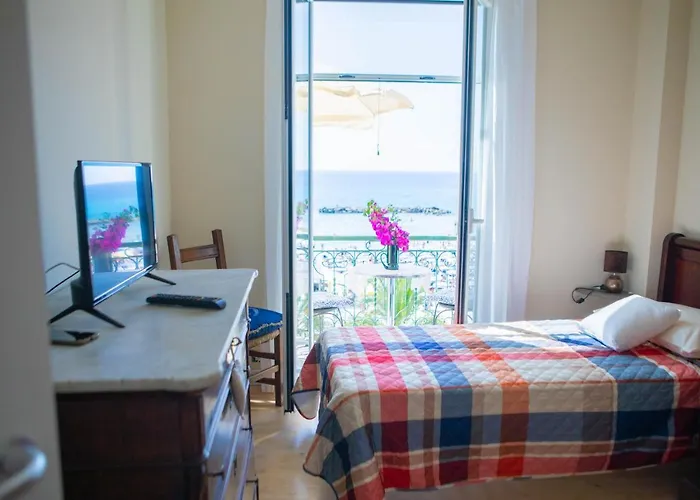 H11 Sea Under The House - Arma Di - Liguria * Таджа